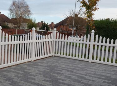 UPVC Scalloped Picket Fencing